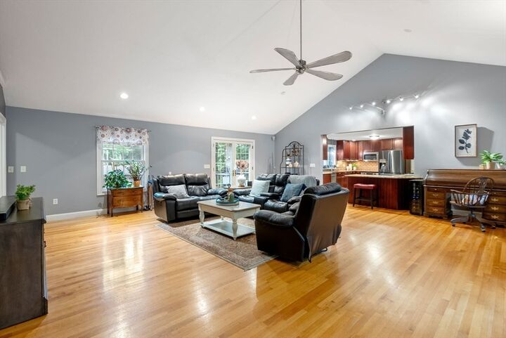Property Photo:  495 Grafton St  MA 01545 