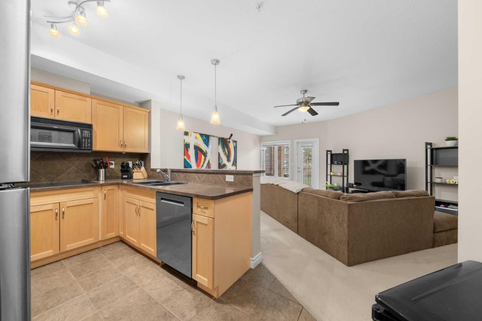 Property Photo:  60 Royal Oak Plaza NW 117  AB T3G 0A7 
