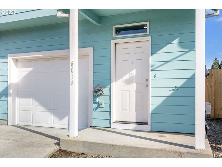 Property Photo:  6014 NE 33rd Cir  WA 98661 