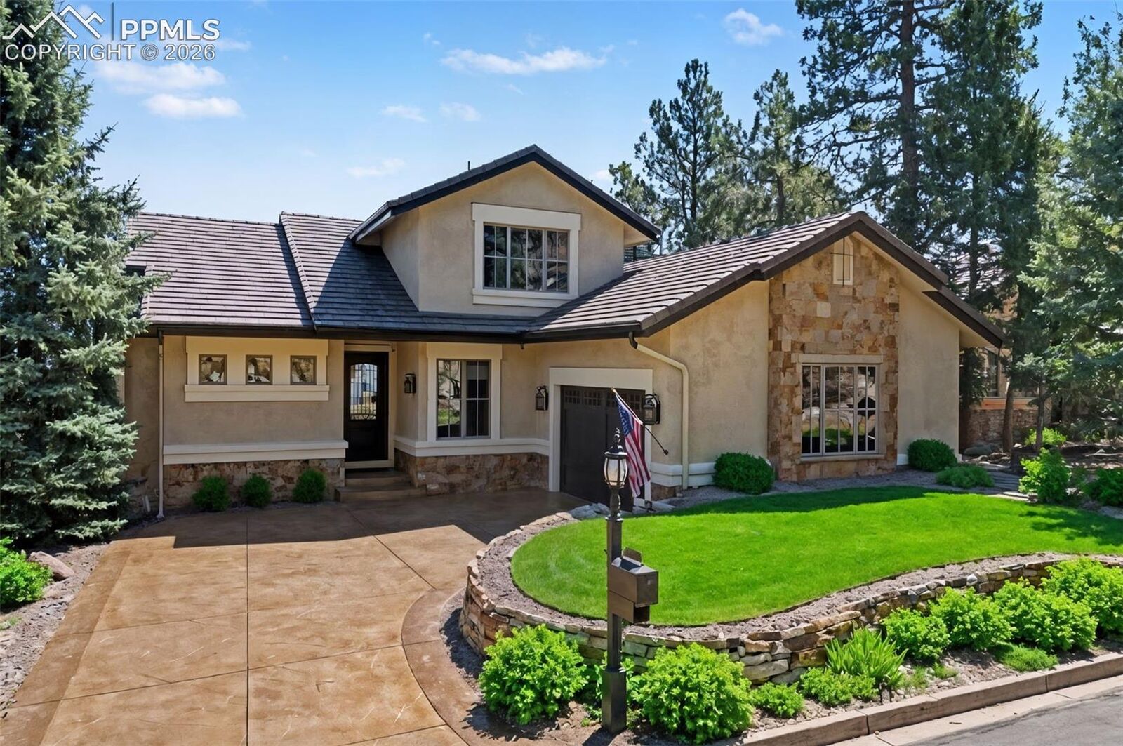 Property Photo:  1095 High Lake View  CO 80906 