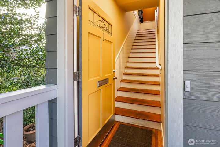 Property Photo:  2315 E Spring Street  WA 98122 