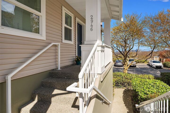 Property Photo:  2946 SW Raymond Street 805  WA 98126 