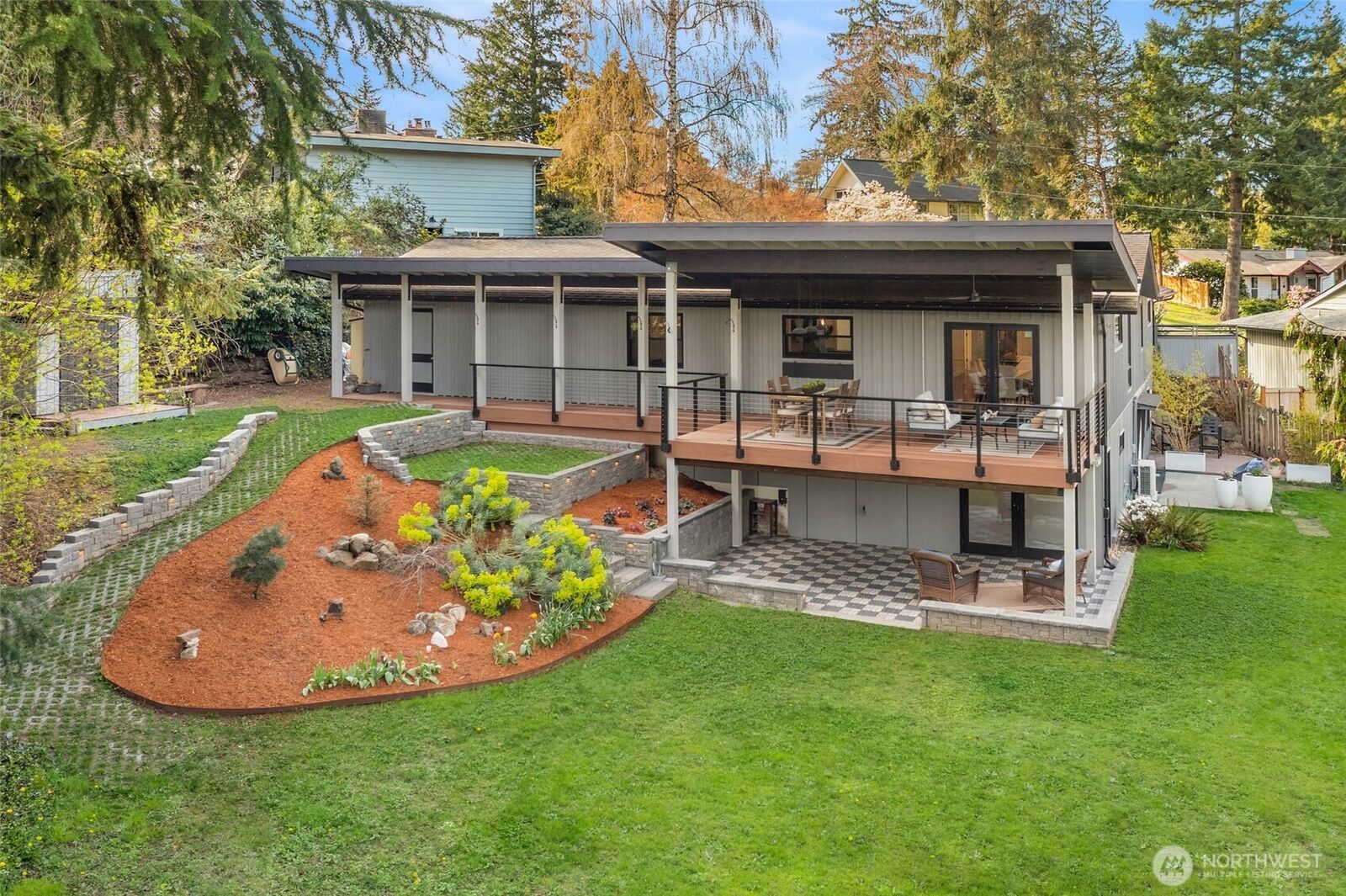 Property Photo:  12211 SE 63rd Place  WA 98006 