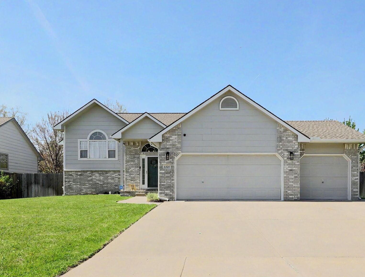 Photo de la propriété:  1321 N Robin Court  KS 67002 