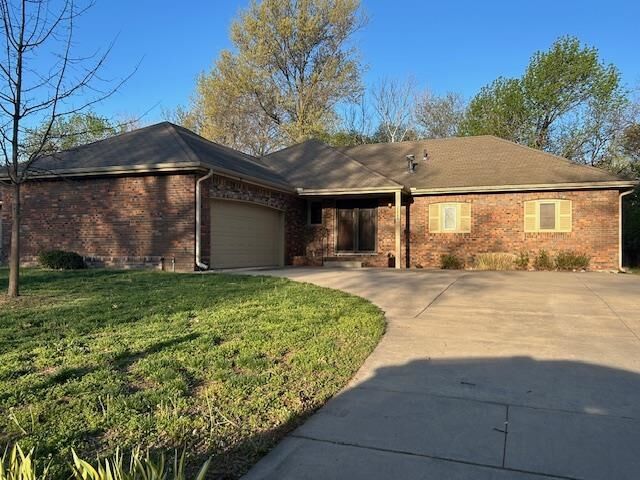 Property Photo:  1223 N Chipper Ln  KS 67212 
