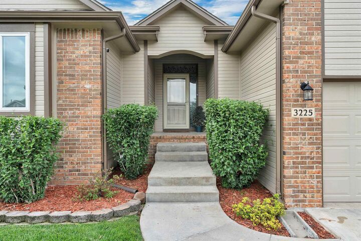 Property Photo: 3225 S Bluelake Ct KS 67215-1022