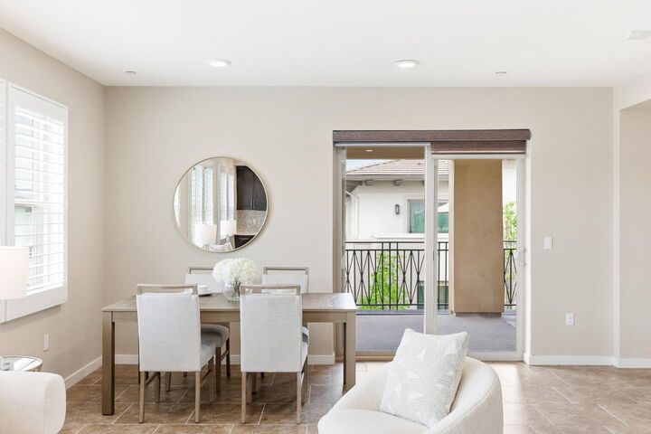 Property Photo: 1053 Dewberry Place 304 CA 95131