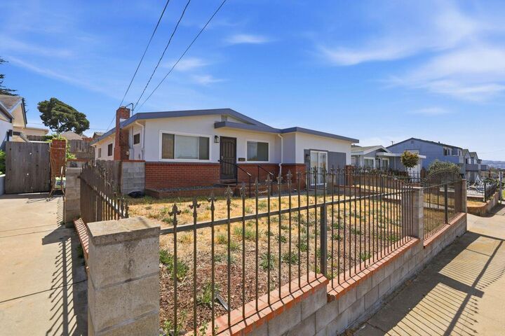 Property Photo:  1140 Palm Avenue  CA 93955 