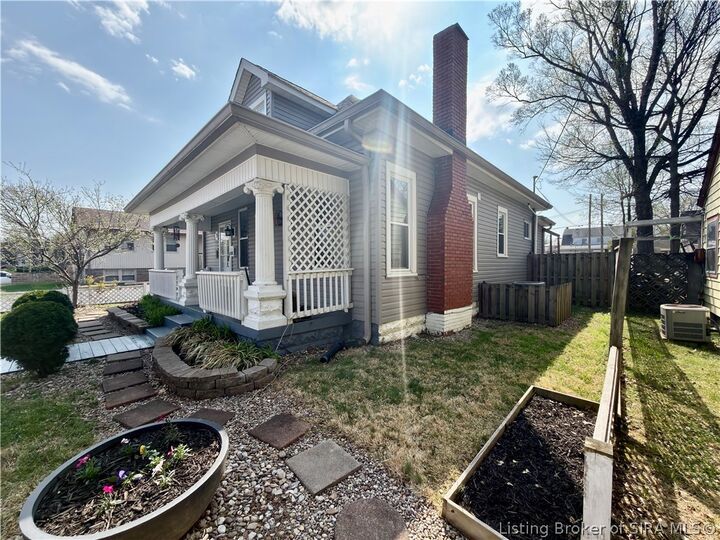 Property Photo:  430 W Harrison Avenue  IN 47129 