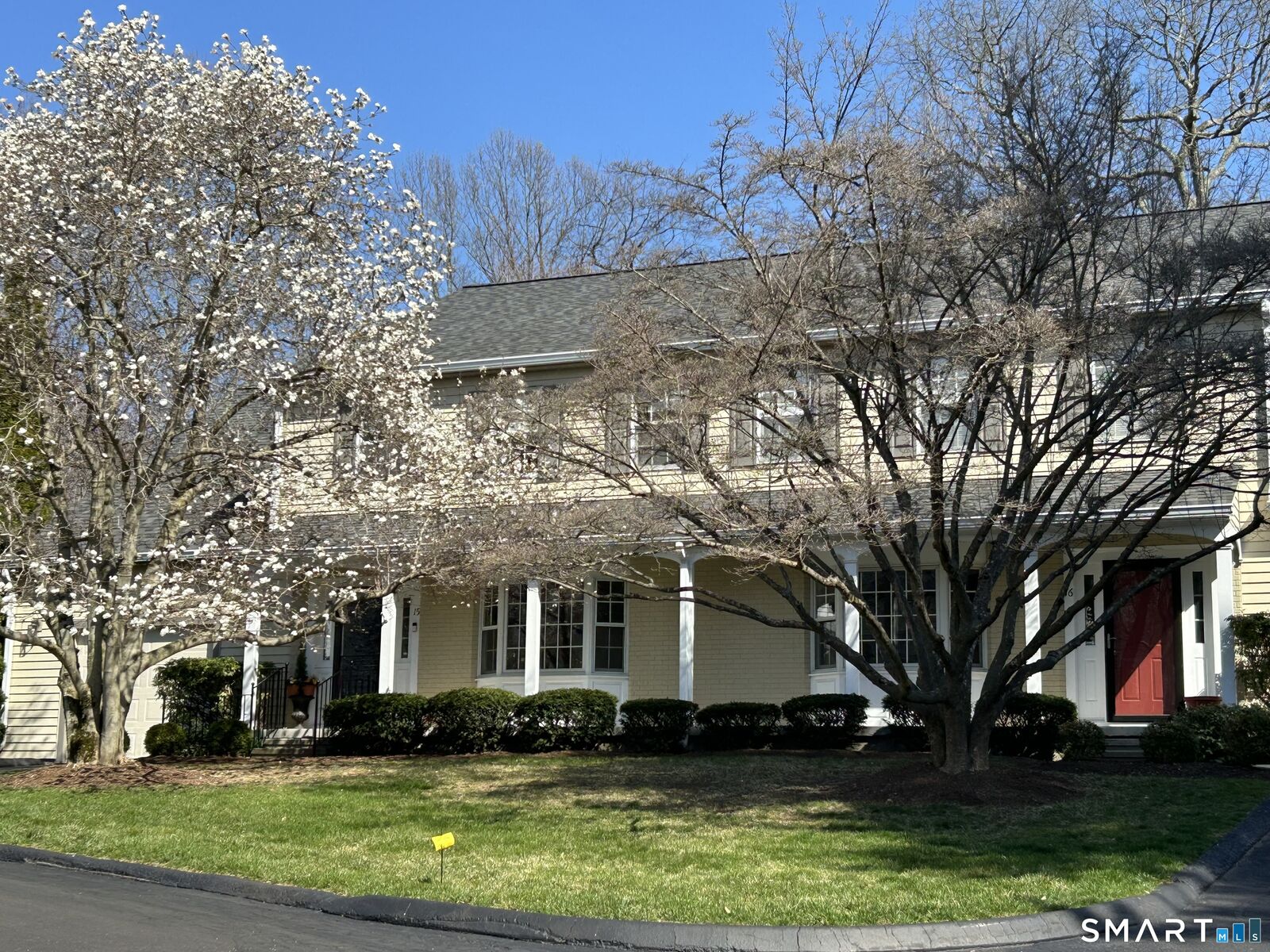 Property Photo:  15 Cambridge Drive 15  CT 06443 