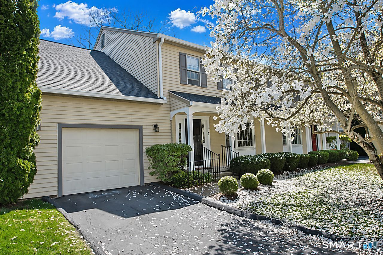 Property Photo: 15 Cambridge Drive 15 CT 06443