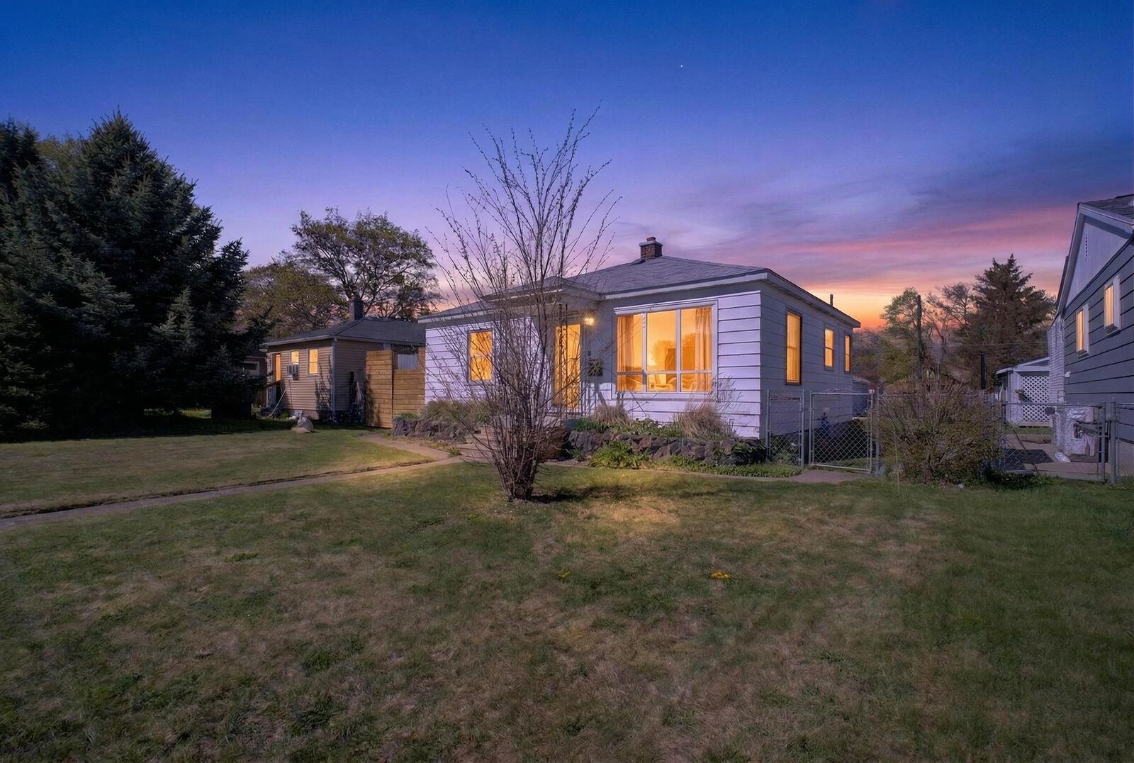 Property Photo:  2317 E Sinto Ave  WA 99202 