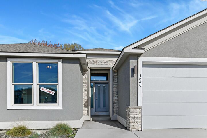 Property Photo:  1640 Palermo Ave  WA 99352 