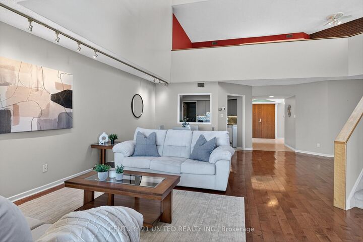 Photo de la propriété:  1818 Cherryhill Road 503  ON K9K 1S6 