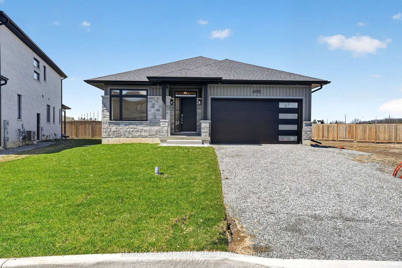 Property Photo: 6192 Curlin Crescent ON L2H 3W8