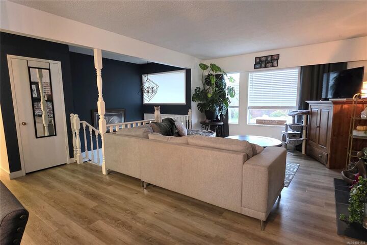 Property Photo: 222 Thulin St BC V9W 2K7