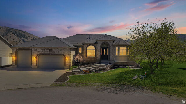 Property Photo:  407 W Larkspur Ln  UT 84050 