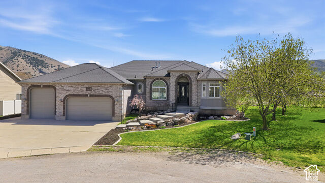 Property Photo: 407 W Larkspur Ln UT 84050