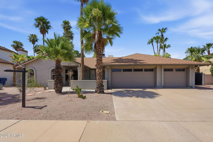 Property Photo:  319 E Hackamore Street  AZ 85201 
