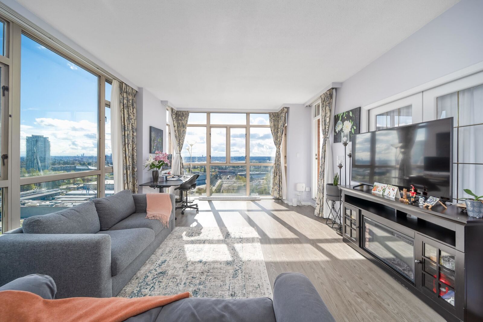 Property Photo: 6888 Station Hill Drive 1606 BC V3N 4X5