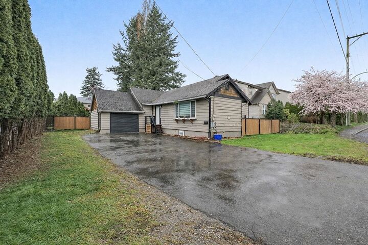 Property Photo: 33056 Cherry Avenue BC V2V 2T9