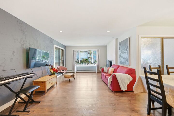 Property Photo: 1381 Martin Street 301 BC V4B 3W6