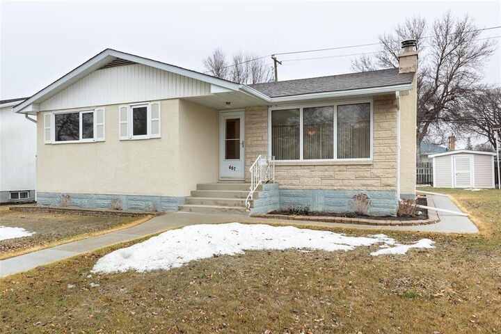Property Photo: 687 McLeod Avenue MB R2K 0B6