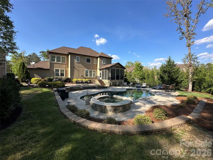 Property Photo:  1414 Smoketree Court  NC 28173 