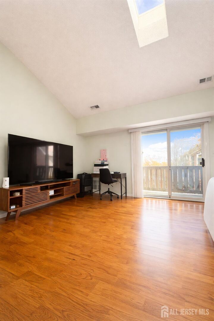 Property Photo:  4910 Ravens Crest Dr Drive  NJ 08536 