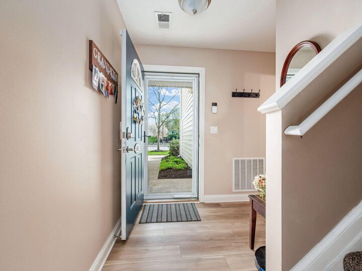 Property Photo:  1611 Hampton Way  OH 43123 