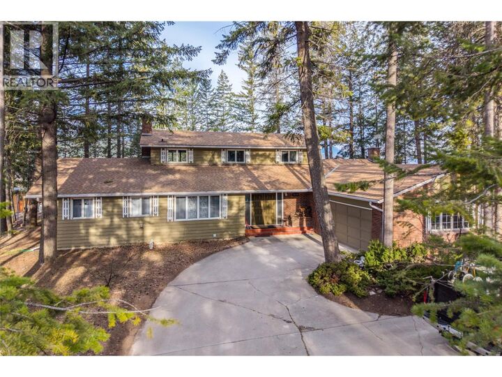 1420 Birch Crescent — photo 1
