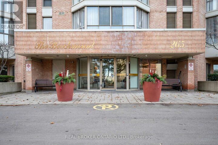Property Photo:  265 Westcourt Place 101  ON N2L 6E4 