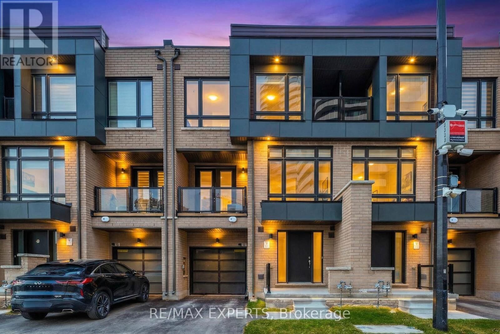 Property Photo: 34 Dandara Gate ON L4L 0B6
