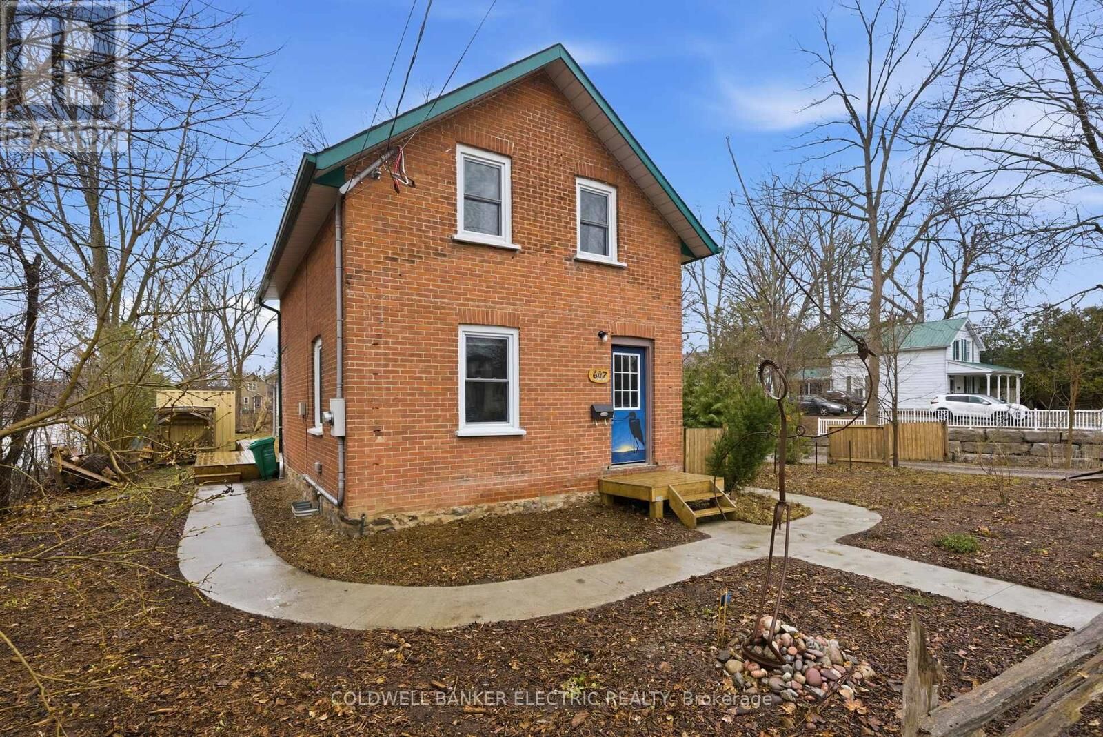 Property Photo:  607 Armour Road  ON K9H 1Z3 