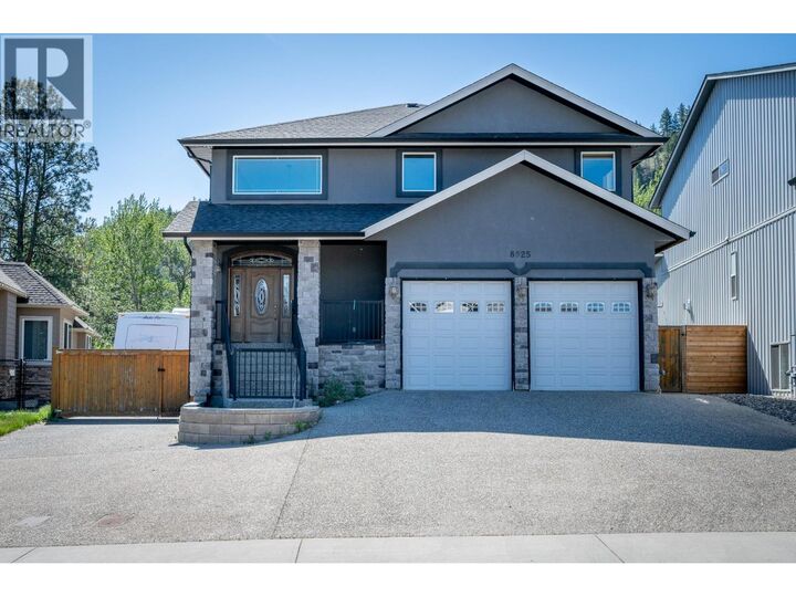8925 Grizzly Crescent — photo 1