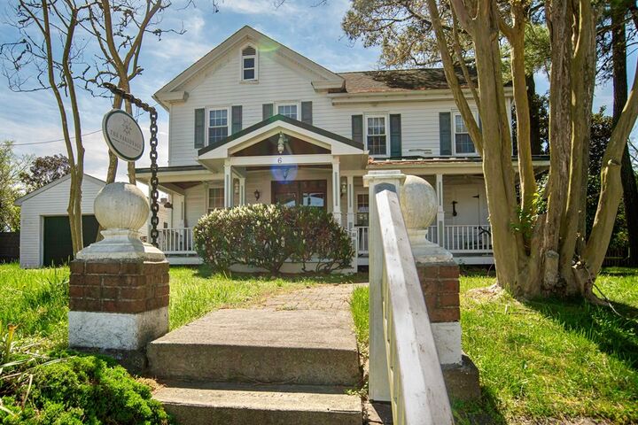 Property Photo:  6 King St  VA 23417 