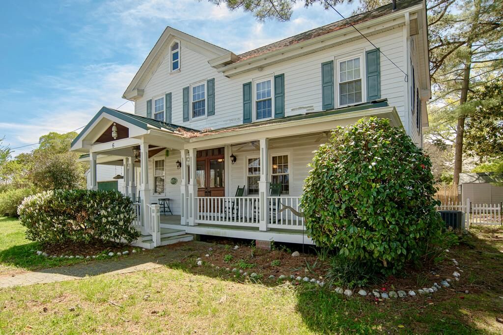 Property Photo:  6 King St  VA 23417 
