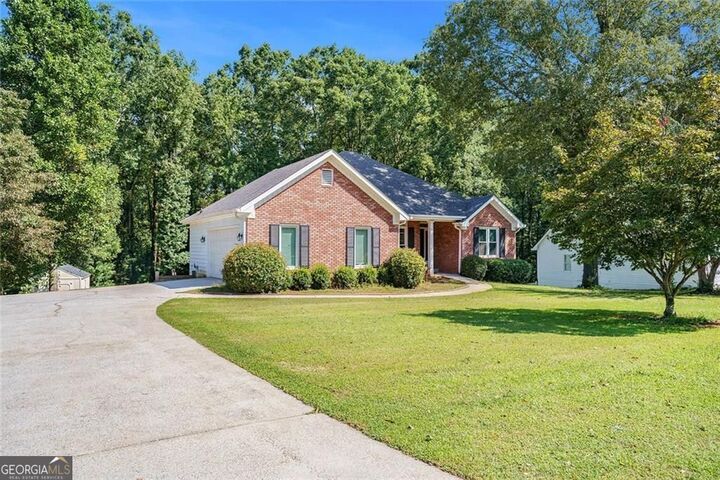 Property Photo:  1020 Thornwood Circle  GA 30016 