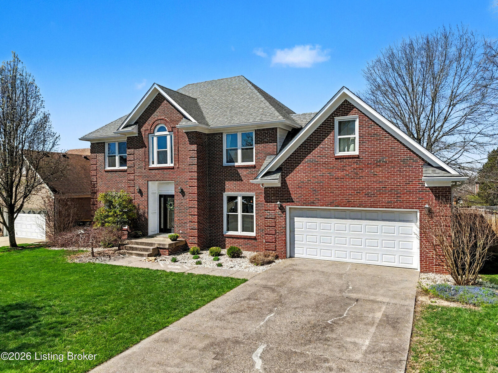 Property Photo: 2614 Hedgepath Trail KY 40245
