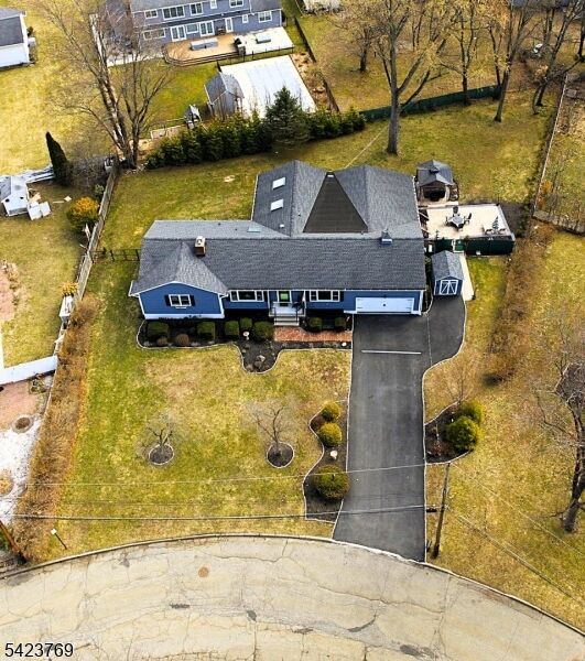 Property Photo:  4 Glencove Rd  NJ 07950 
