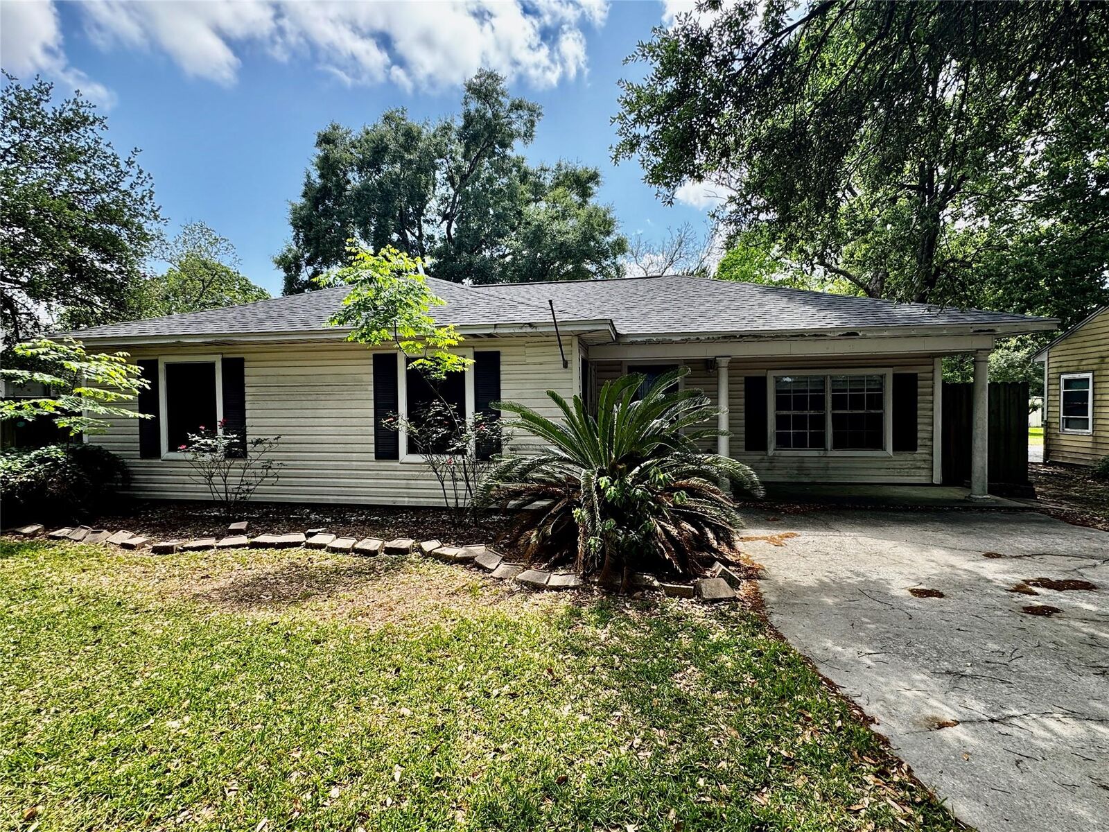 Property Photo:  4535 Clermont Avenue  TX 77619 