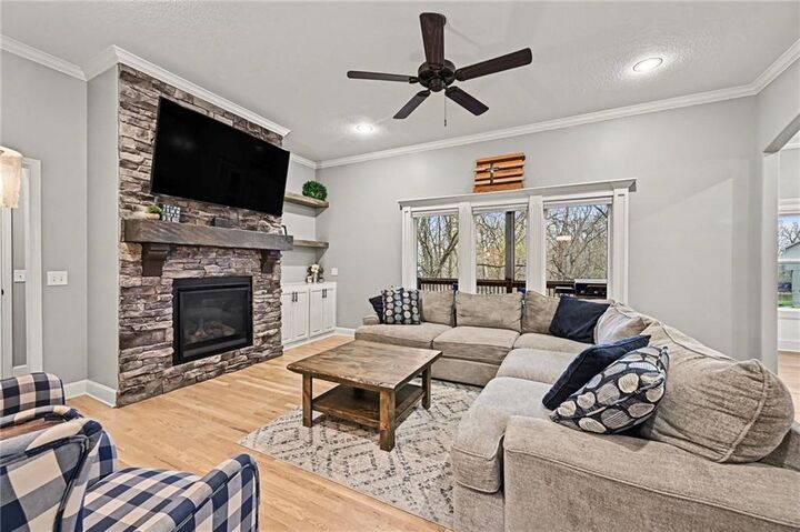 Property Photo:  1032 E 14th Street  MO 64060 