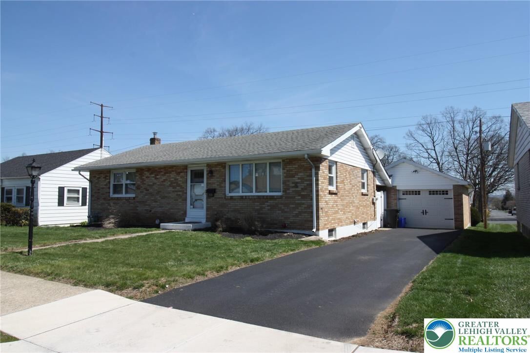 Property Photo: 2116 Livingston Street PA 18017