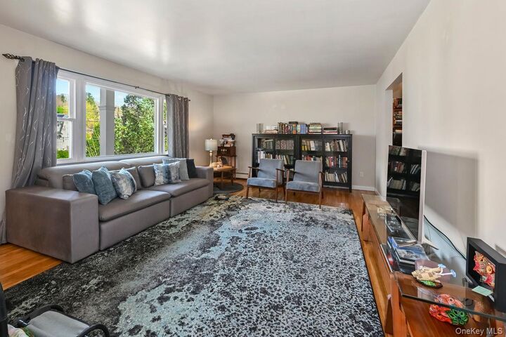 Property Photo:  568 Manville Road Upper R  NY 10570 