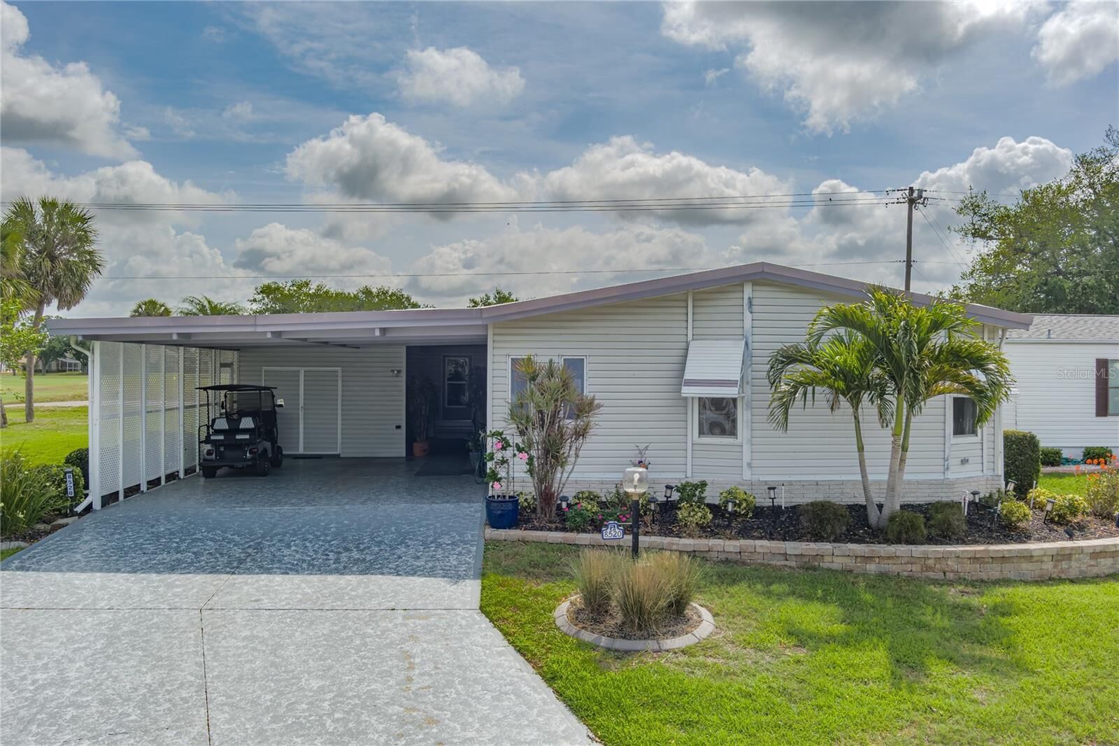 Property Photo:  8520 Countess Avenue Circle  FL 34221 
