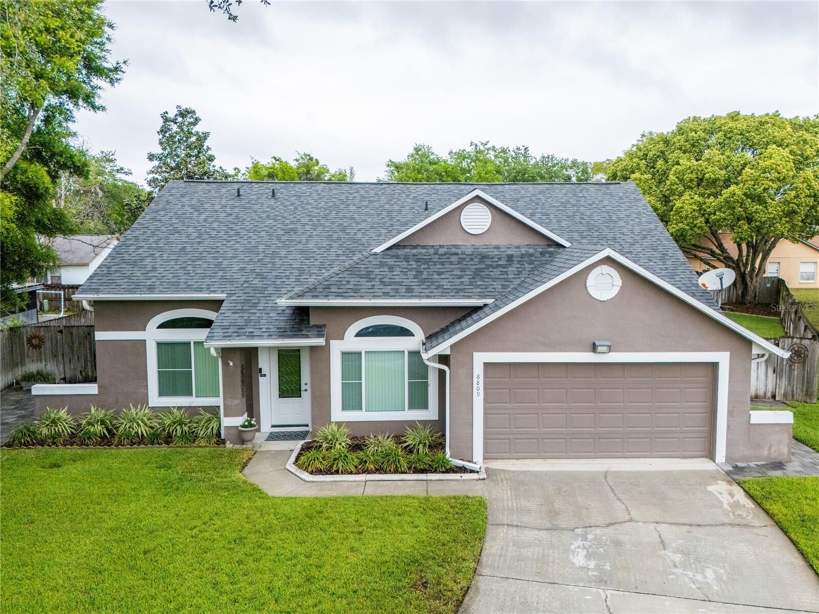 Property Photo:  8809 Hunting Bow Court  FL 32829 