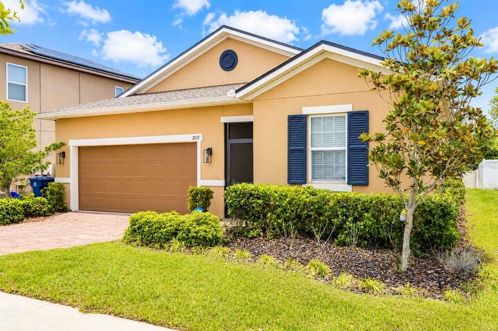 Property Photo:  2012 Sloans Outlook Drive  FL 34736 