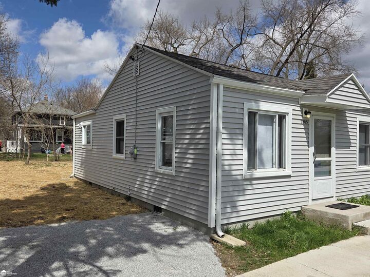 Property Photo:  2205 E Whittemore Avenue  MI 48529 