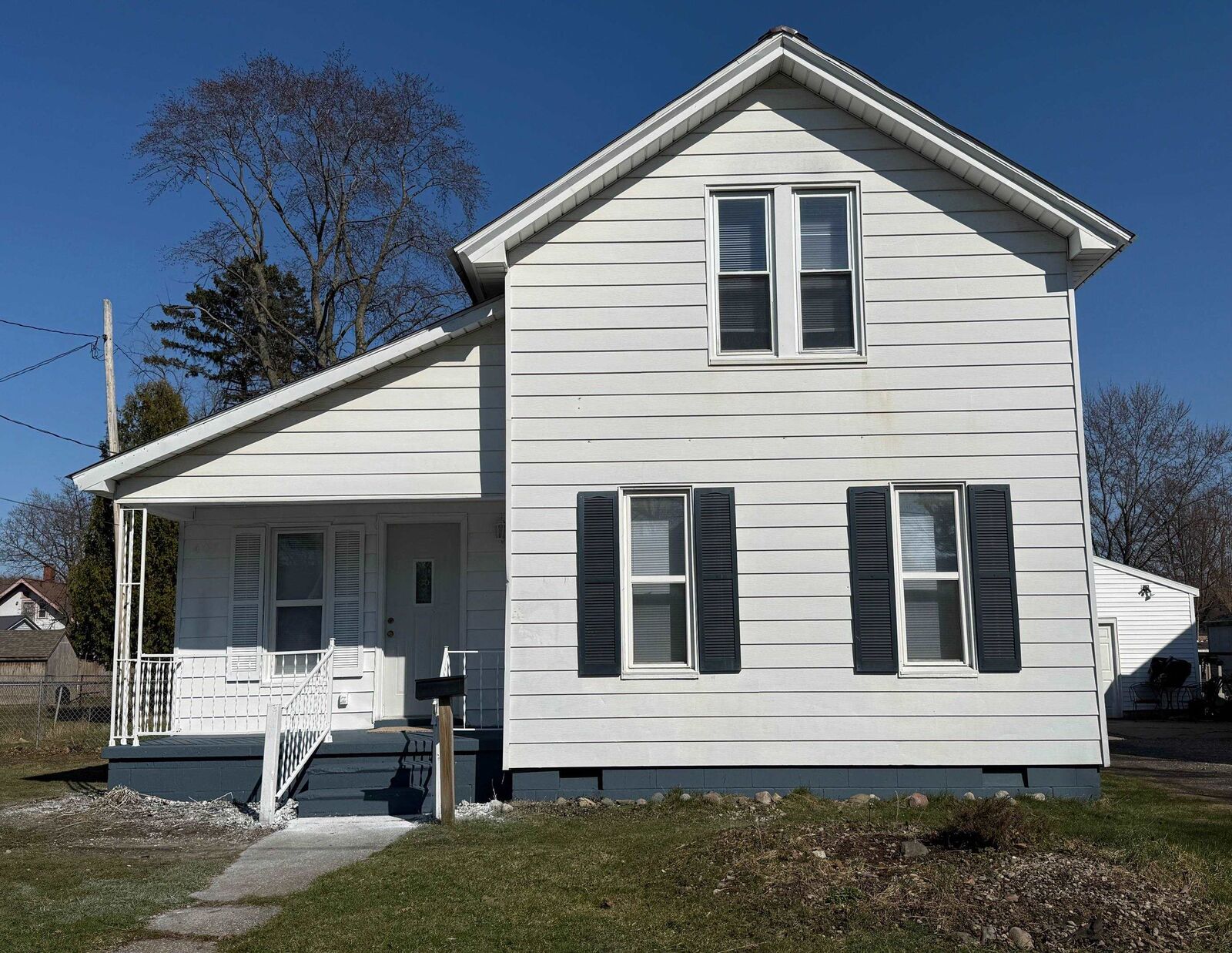 Property Photo:  407 S Kiesel Street  MI 48706 
