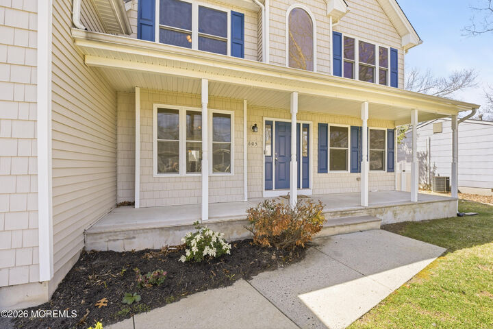 Property Photo:  605 Windsor Street  NJ 08731 